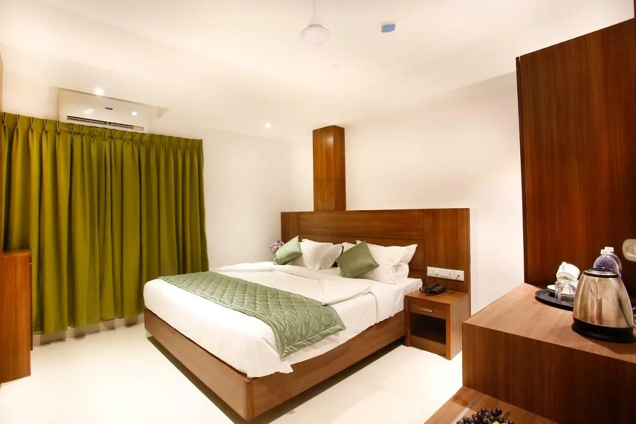 ****  Hotel Navarathna Alwaye Indien
