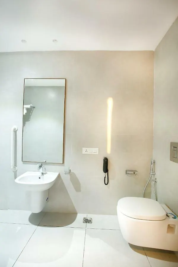****  Hotel Navarathna Alwaye India