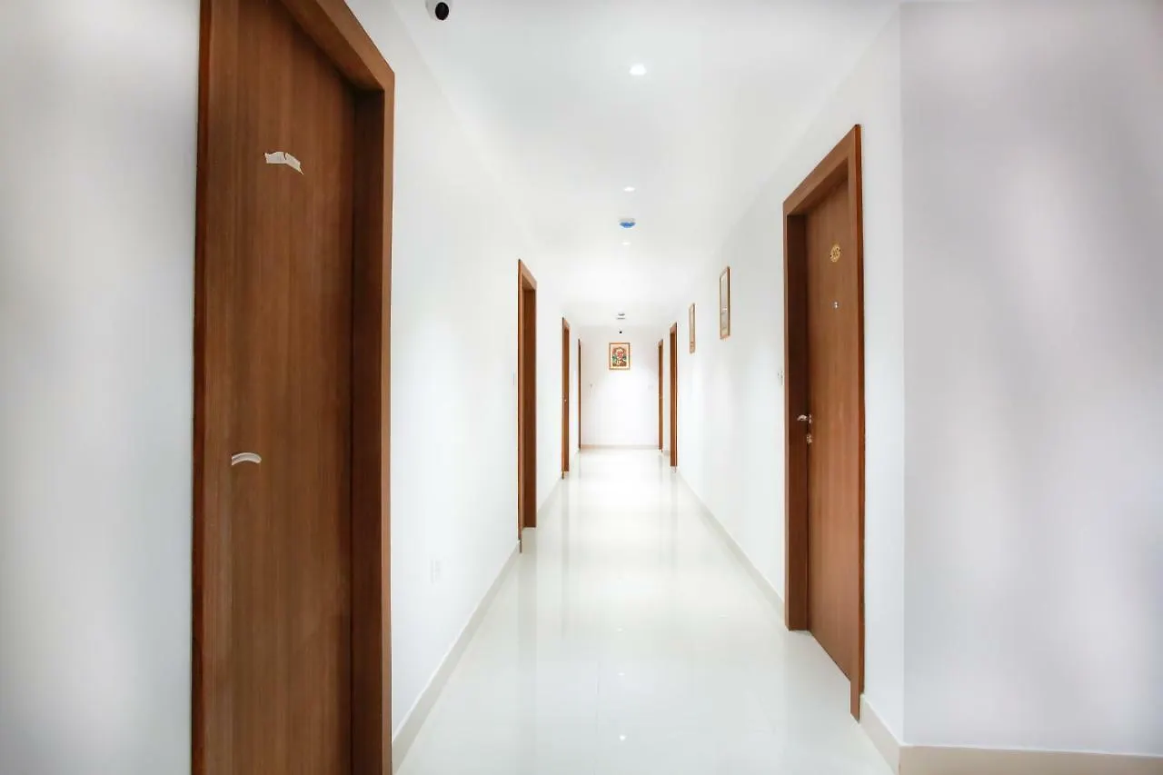 Hotel Navarathna Alwaye