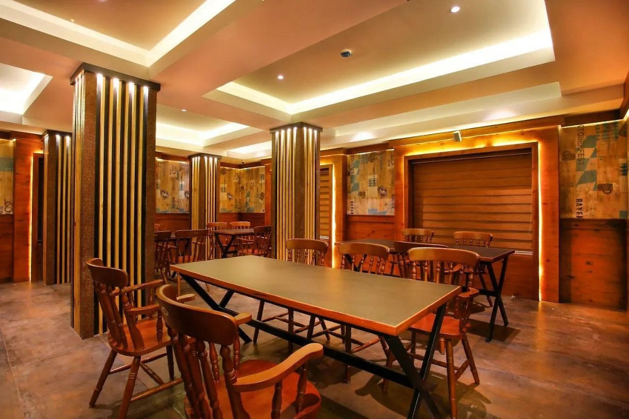 Hotel Navarathna Alwaye