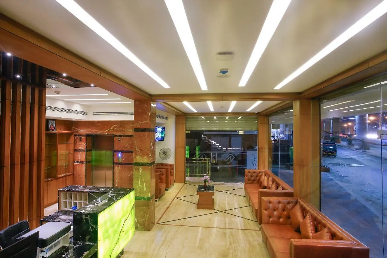 Hotel Navarathna Alwaye 4*,  India