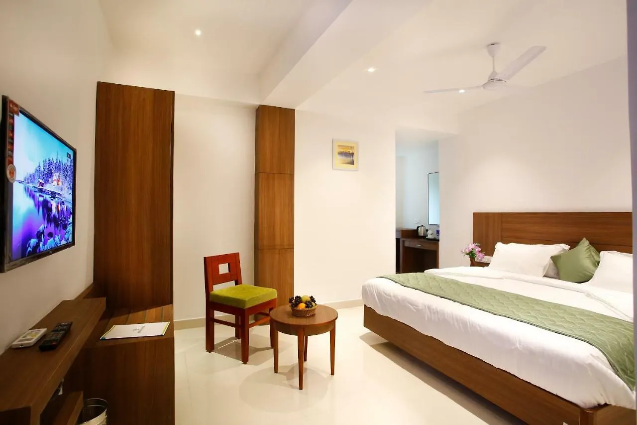 ****  Hotel Navarathna Alwaye India
