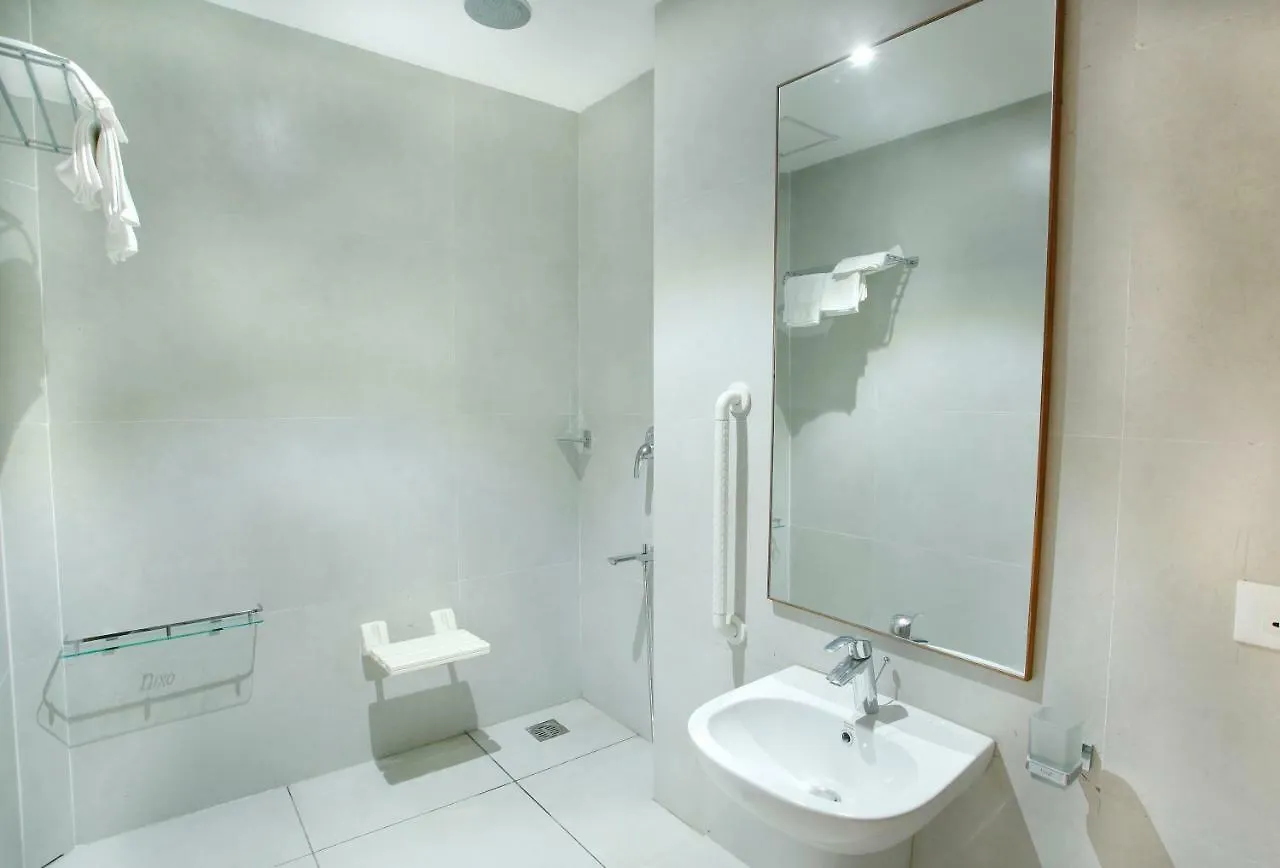 Hotel Navarathna Alwaye Индия