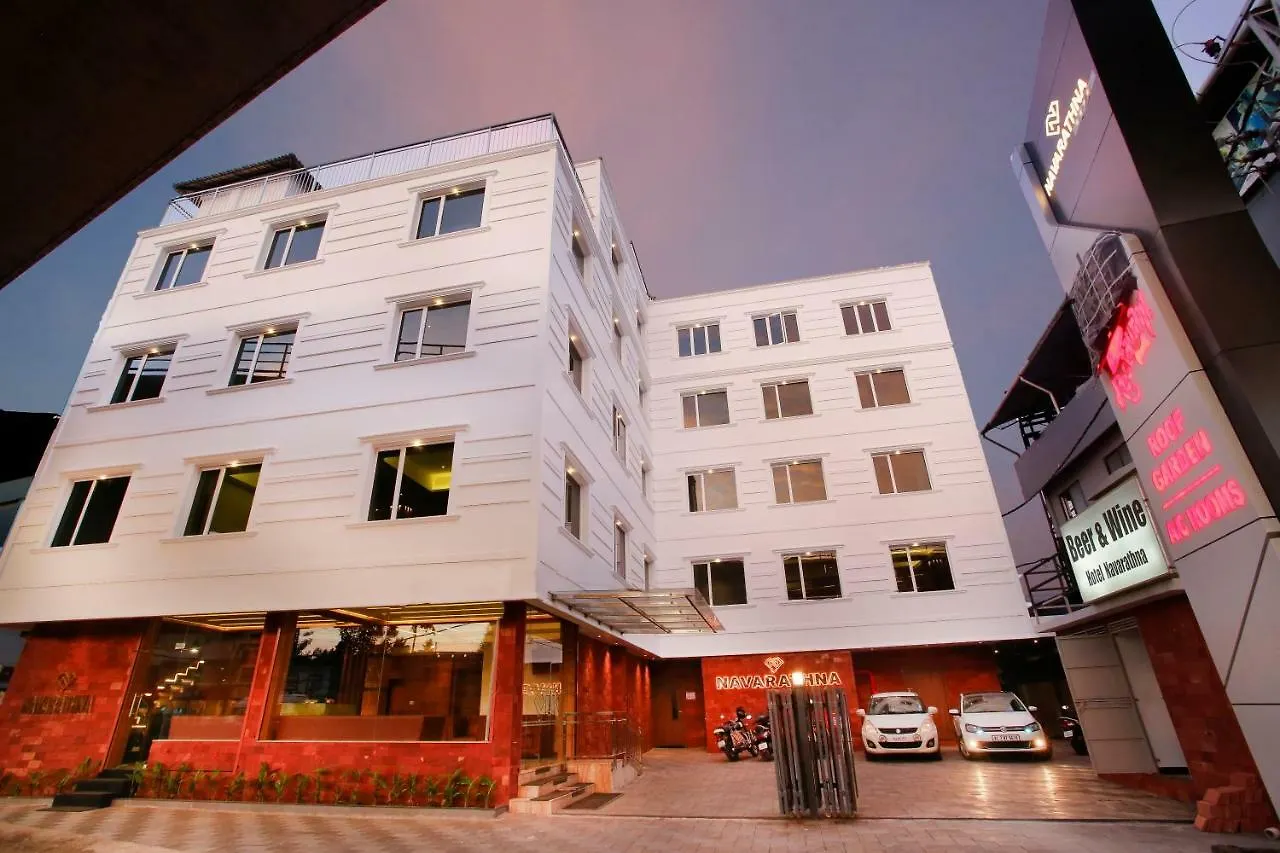 Hotel Navarathna Alwaye 4*,