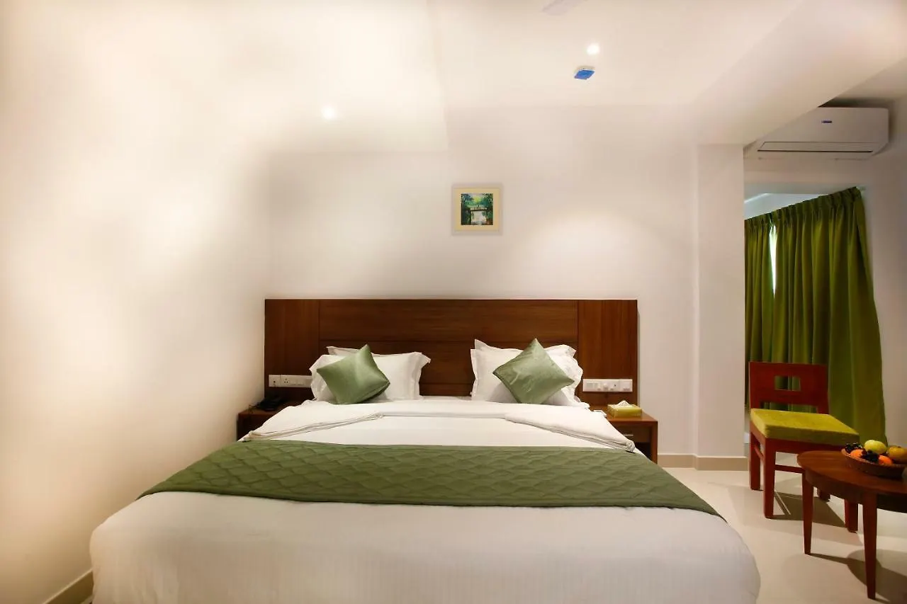 Hotel Navarathna Alwaye 4*,  Индия