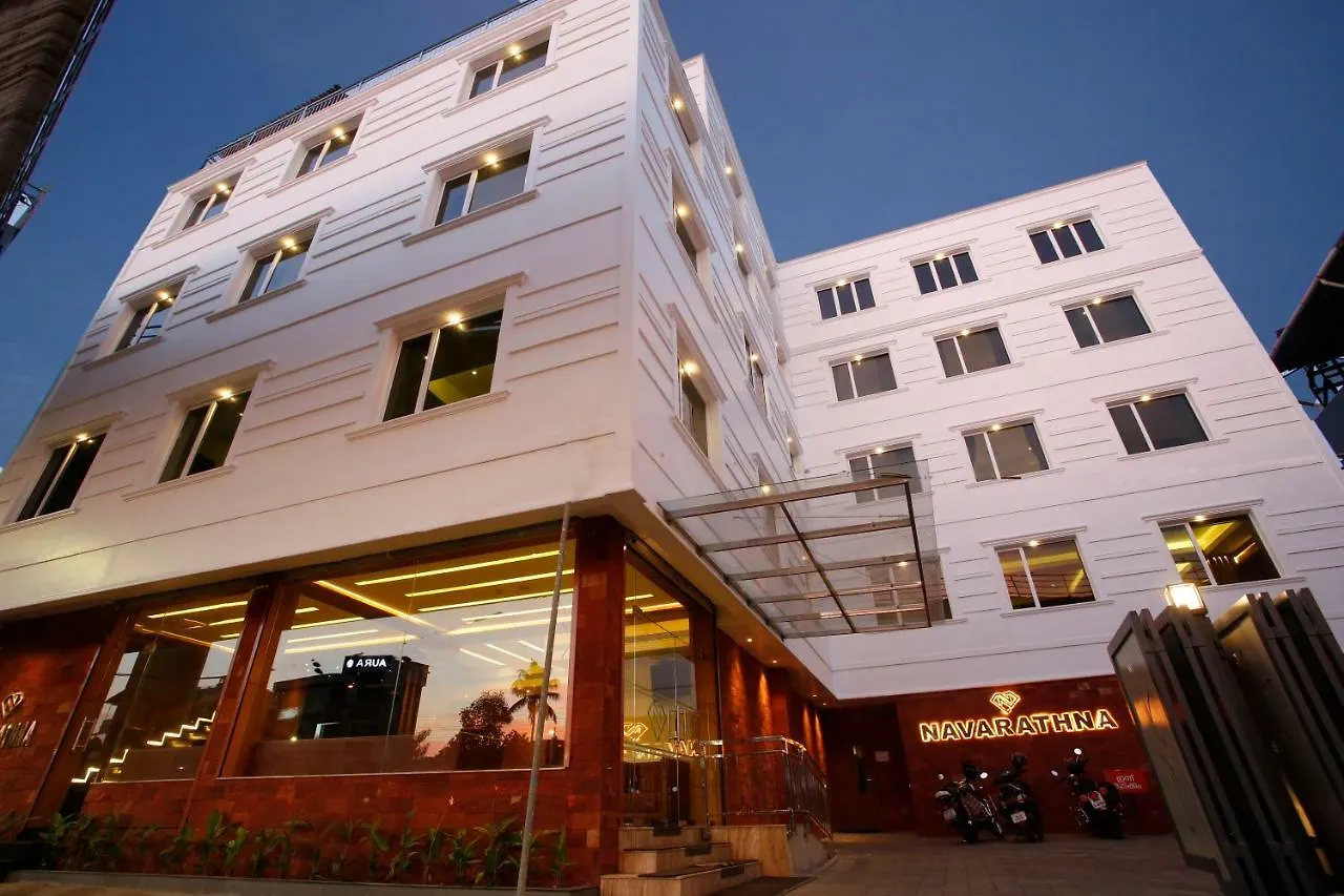 Hotel Navarathna Alwaye 4*,