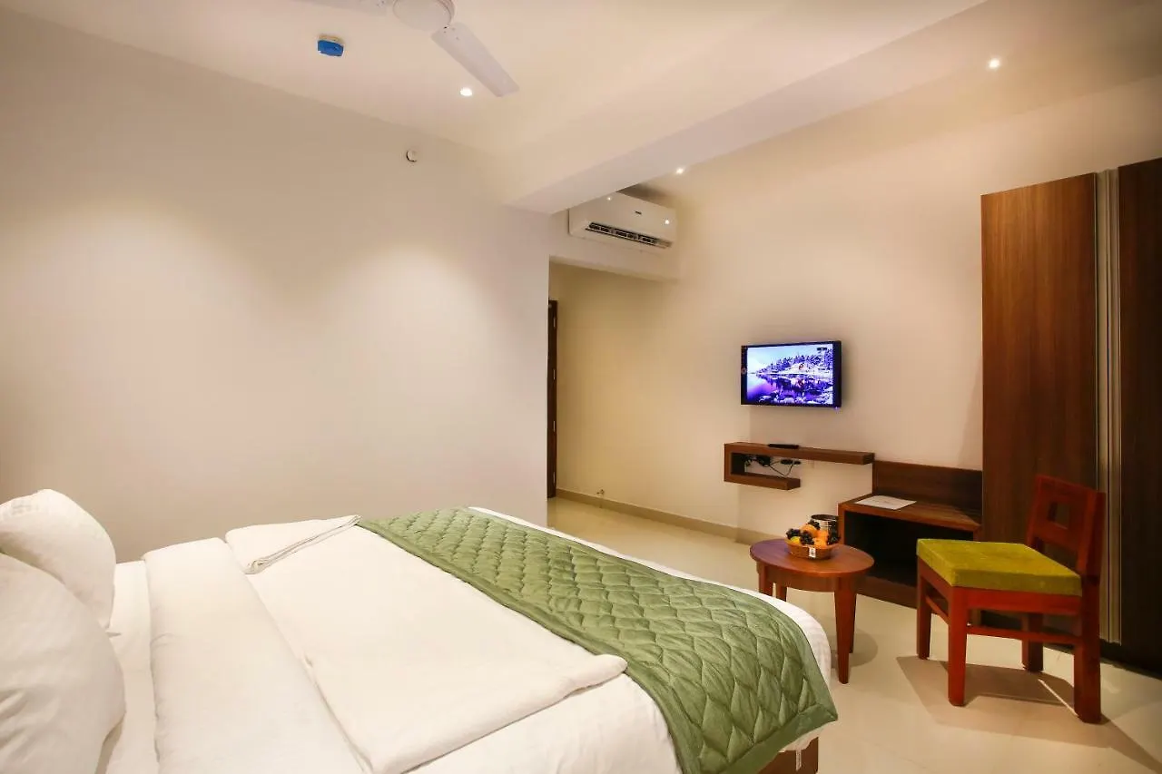 Hotel Navarathna Alwaye