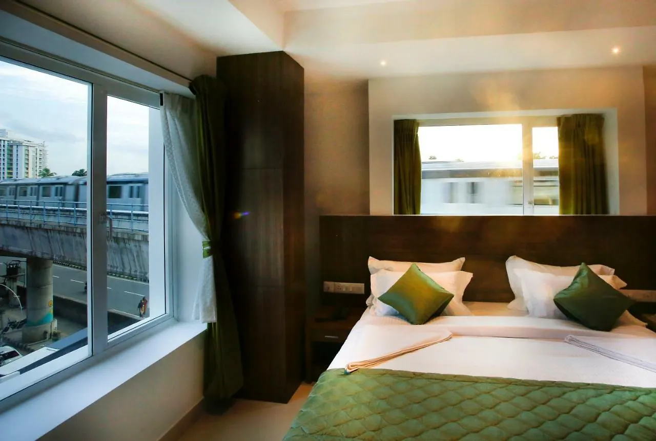 Hotel Navarathna Alwaye Индия
